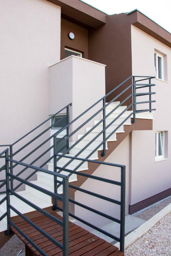 Apartments Melody Mandre Εξωτερικό φωτογραφία