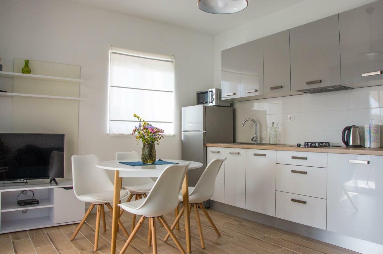 Apartments Melody Mandre Εξωτερικό φωτογραφία